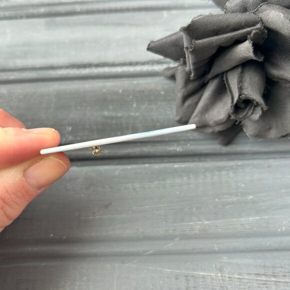 Hand-painted Signed Wood Brooch - Picture 3 of 9